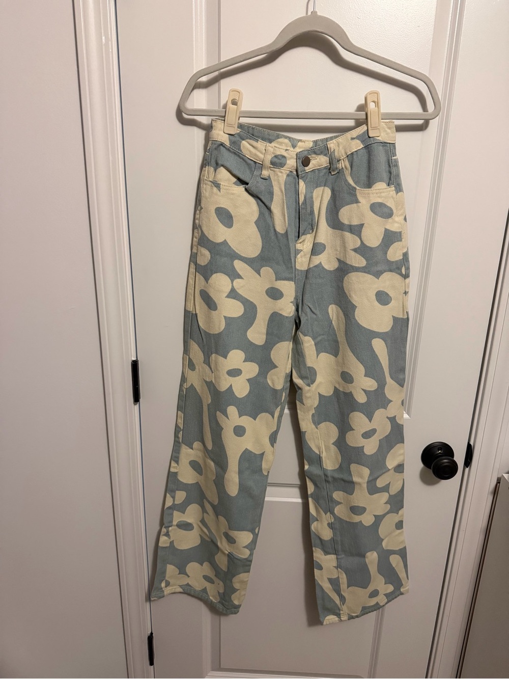 Bailey Rose Floral Wide-Leg Jeans- Light Blue and Cream